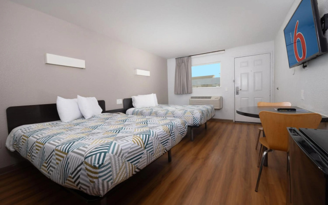 photo 3 of Motel 6 Ontario, CA - Airport