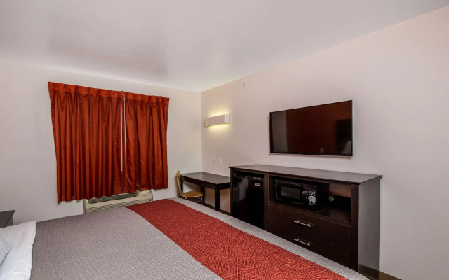 photo 4 of Motel 6 Peoria, IL