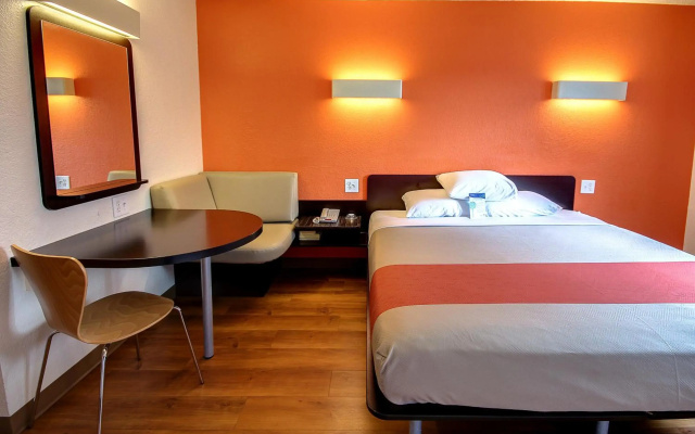 photo 3 of Motel 6 King Of Prussia, PA - Philadelphia