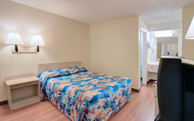 photo 2 of Motel 6 Tempe, AZ - Broadway - ASU