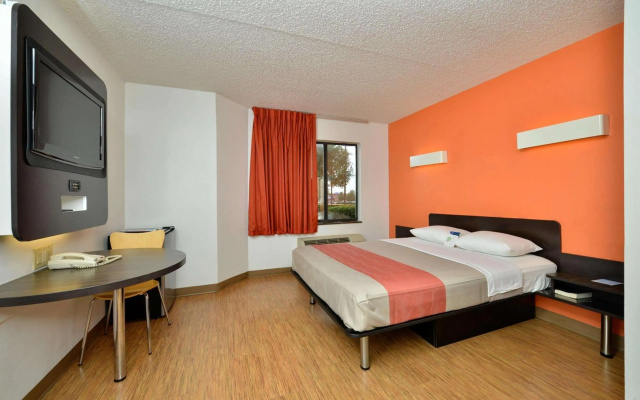 photo 4 of Motel 6 Plano, TX - West - Frisco
