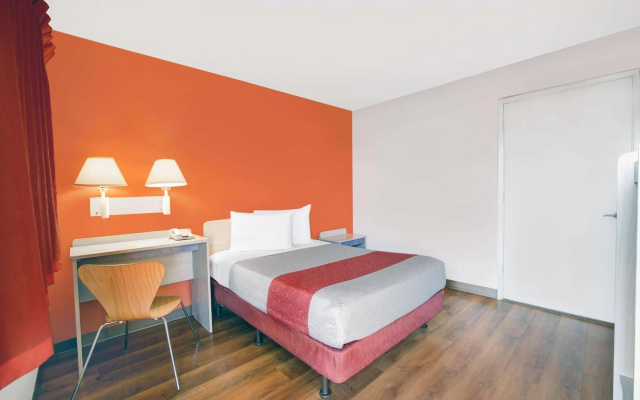 photo 3 of Motel 6 Troutdale, OR - Portland East