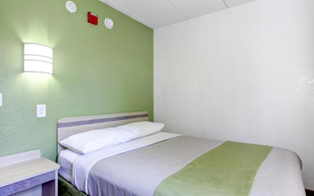 photo 3 of Motel 6 Portland, ME