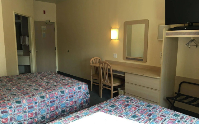 photo 4 of Motel 6-Portland, OR - North