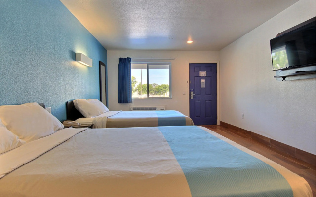 photo 4 of Motel 6 Rockport, TX