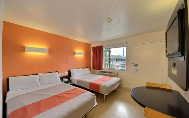 photo 3 of Motel 6 San Marcos, TX