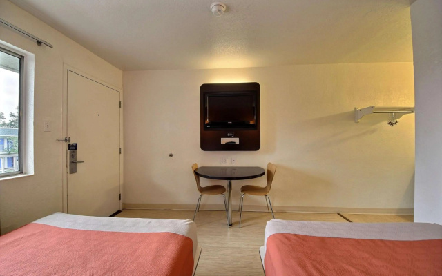 photo 5 of Motel 6 San Marcos, TX