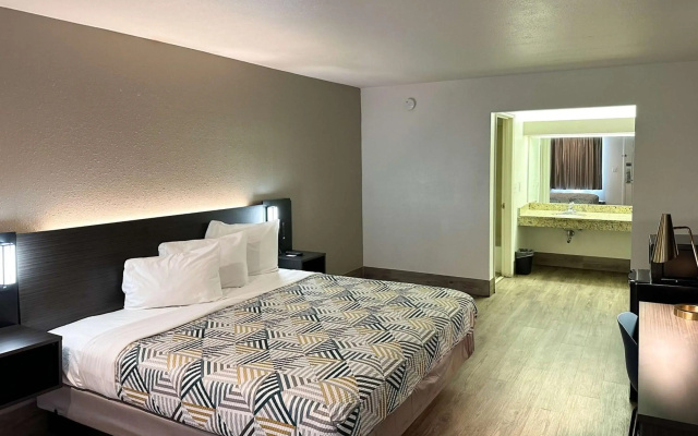 photo 3 of Motel 6 Pooler, GA - Savannah Airport