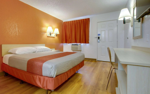 photo 4 of Motel 6 Tempe, AZ - Scottsdale South