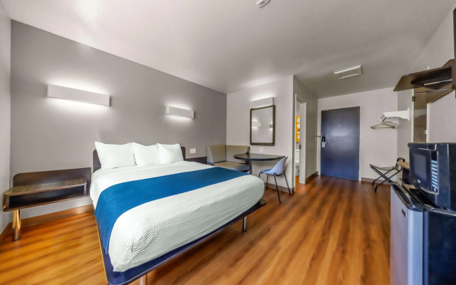 photo 5 of Motel 6 Seattle, WA - Sea-Tac Airport South