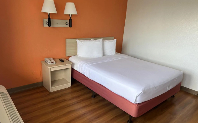 photo 3 of Motel 6 Stanton, CA - Anaheim West