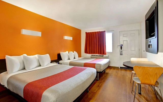 photo 3 of Motel 6 Sunnyvale, CA - North