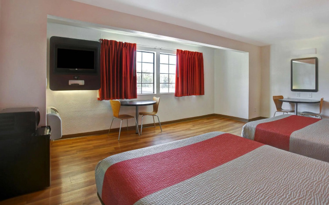 photo 5 of Motel 6 Sunnyvale, CA - North