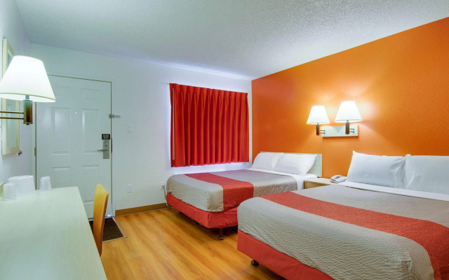 photo 2 of Motel 6 Tacoma, WA - Fife