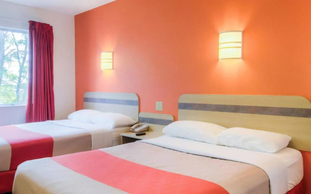 photo 2 of Motel 6 Washington DC Convention Center