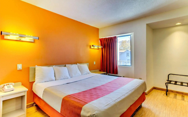 photo 5 of Motel 6 Washington, DC