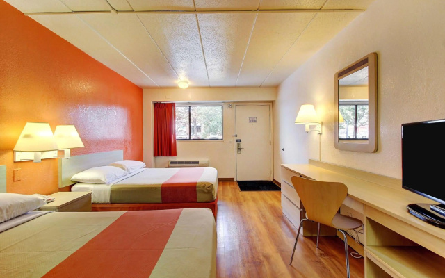 photo 3 of Motel 6 York, PA