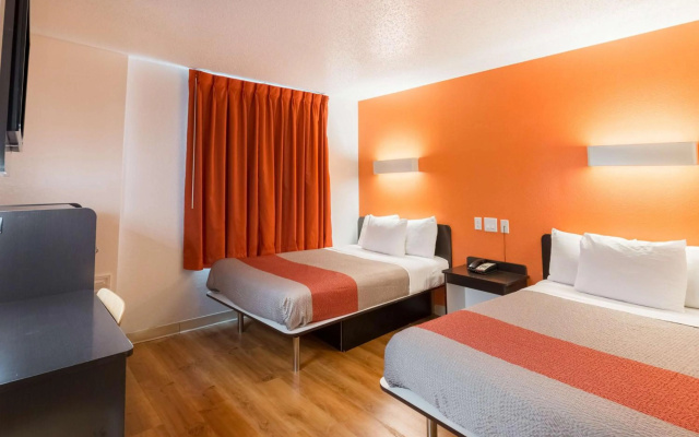 photo 5 of Motel 6 Irving, TX - DFW Airport North