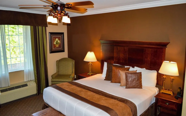 photo 4 of The Lodge at Flat Rock