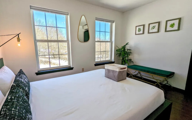 photo 3 of Mountain Mindset by Avantstay Pool, Hot Tub, Game Room, Firepit