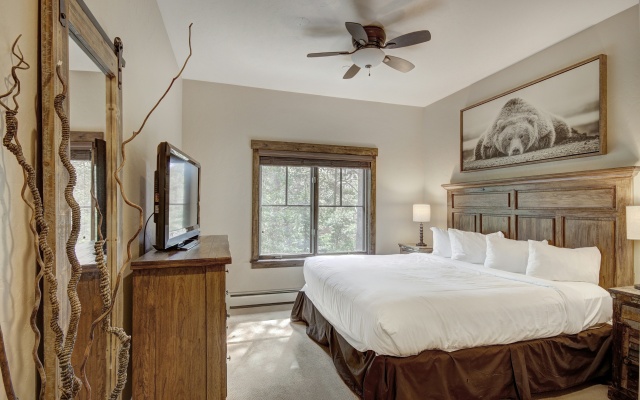 photo 3 of Mountain Thunder Lodge, A Vail Resorts Property