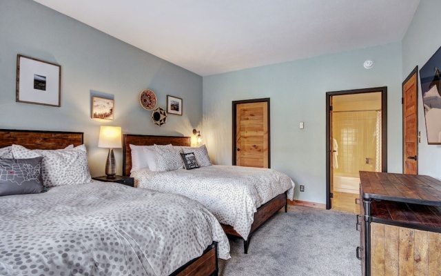 photo 2 of Mountainwood 103 By Peak Property Management