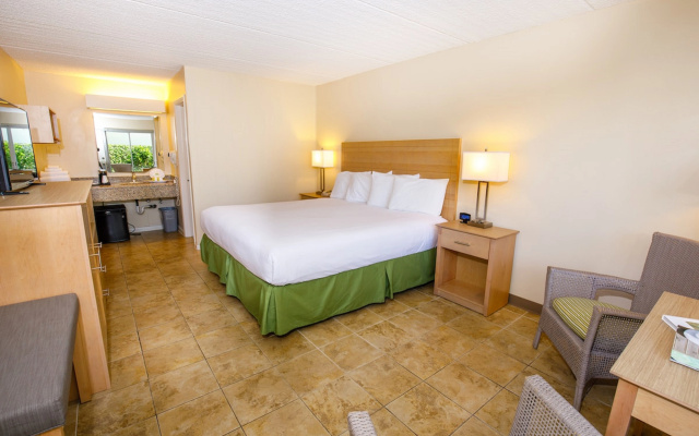photo 3 of Naples Garden Inn