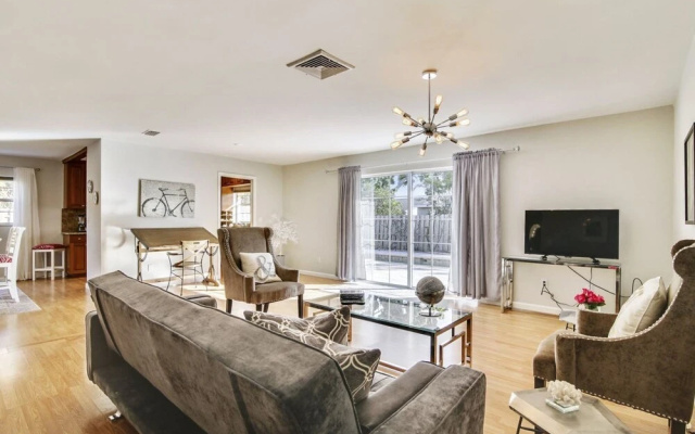 photo 2 of Woodridge - Private & Sanitized, Perfect for Social Distancing & Working From Home. Private Pool, Pet Friendly. Discounted During Pandemic. Super-host Support