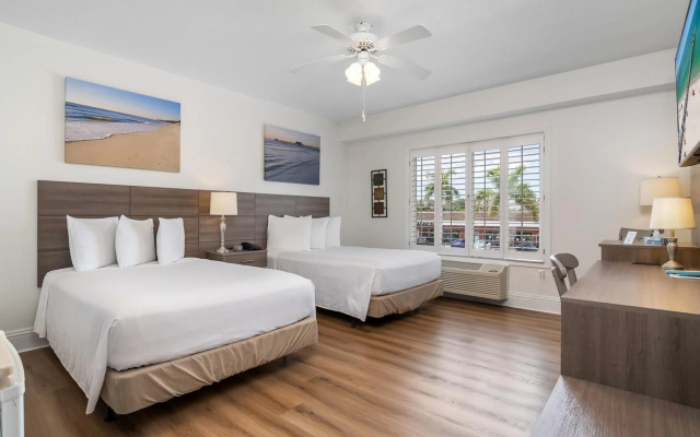photo 3 of Naples Park Central Hotel