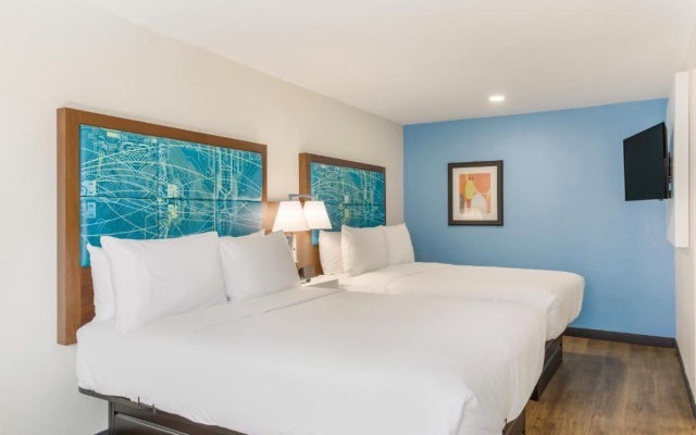 photo 4 of Red Lion Inn & Suites Nashville Airport