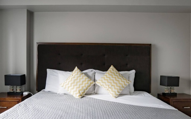 photo 4 of Nashville's #1 Location 2BR/2BATH - Free Parking - Music City! (CH1)