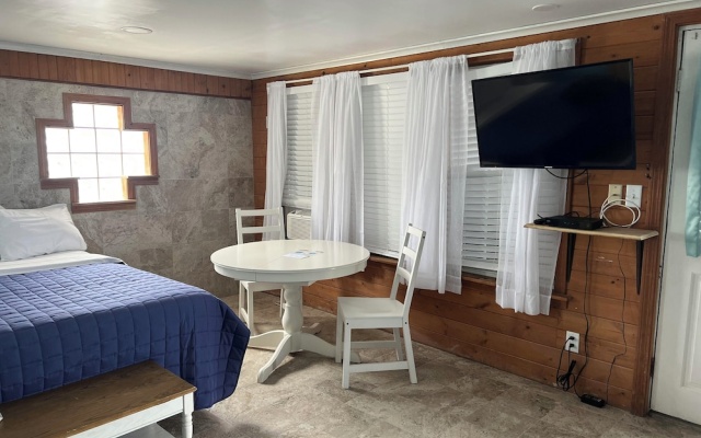 photo 2 of Nautical Motel
