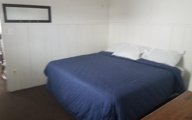 photo 4 of Nautical Motel