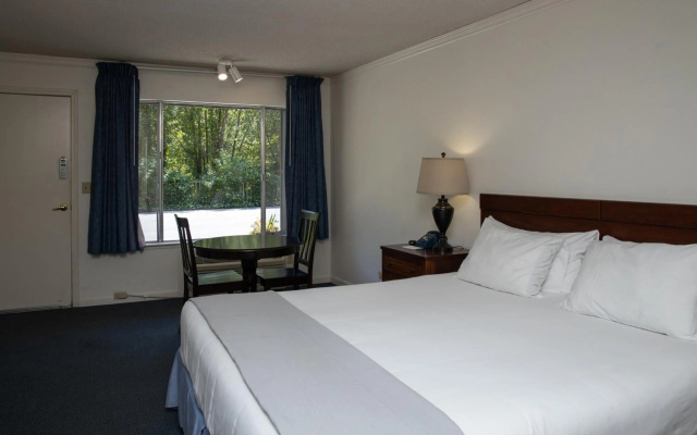 photo 5 of The Occidental Lodge