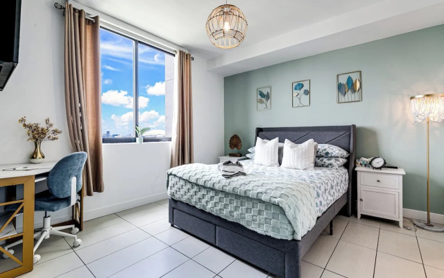 photo 2 of New 3 Bed 2 Bath In The Little Havana