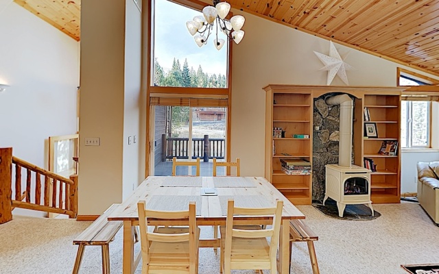photo 4 of New Listing! Alder Creek , Near Slopes 3 Bedroom Home