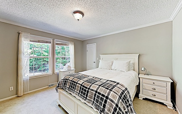photo 4 of New Listing! Apple Country W/ Fire Pit 3 Bedroom Home