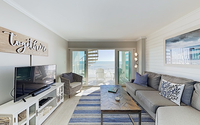 photo 2 of New Listing! Chic Ocean-View Condo W/ Rooftop Deck Condo