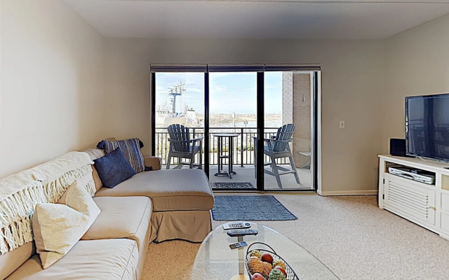 photo 3 of New Listing! Downtown Riverfront W/ Balcony 1 Bedroom Condo