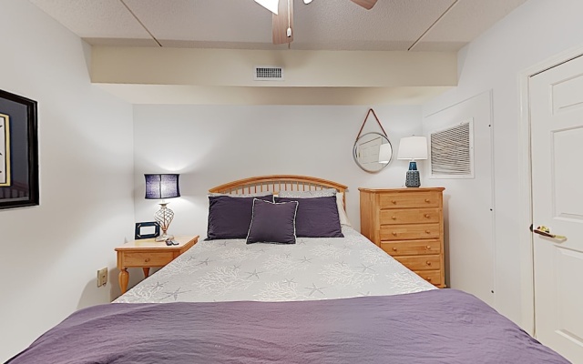 photo 4 of New Listing! Downtown Riverfront W/ Balcony 1 Bedroom Condo