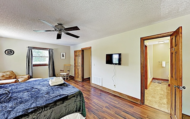 photo 3 of New Listing! Exquisite Country Hideaway W/ Pool 4 Bedroom Home