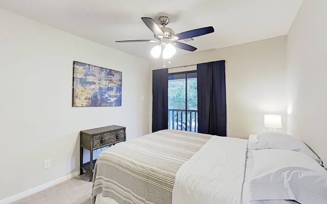photo 5 of New Listing! Hill Country Getaway W/ Large Balcony 2 Bedroom Apts