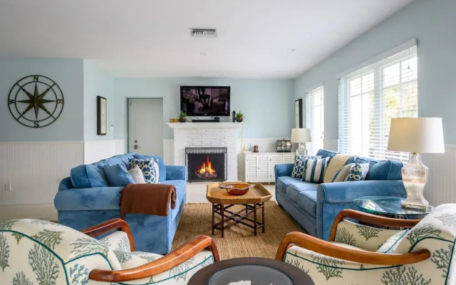 photo 2 of New Listing! Posh Pool Paradise On The Coast 3 Bedroom Home