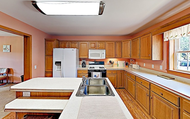 photo 4 of New Listing! Private Country On 20+ Acres 3 Bedroom Home