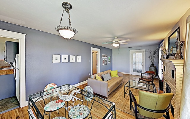 photo 2 of New Listing! Riverside W/ Dazzling Views 3 Bedroom Home