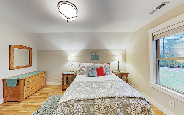 photo 5 of New Listing! Roomy W/ Deck, Near Creamery 4 Bedroom Home