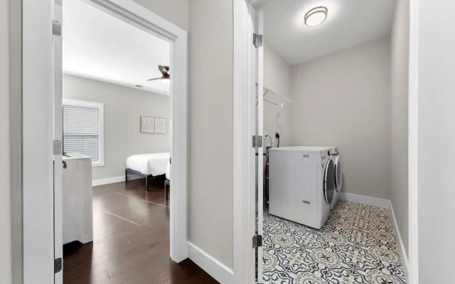 photo 2 of New Luxury Family Friendly Home Centrally Located