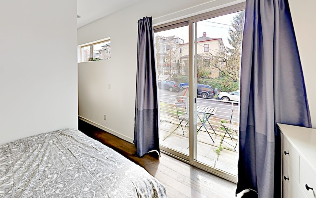 photo 5 of New ! Private Rooftop Deck W/ City Views 3 Bedroom Townhouse