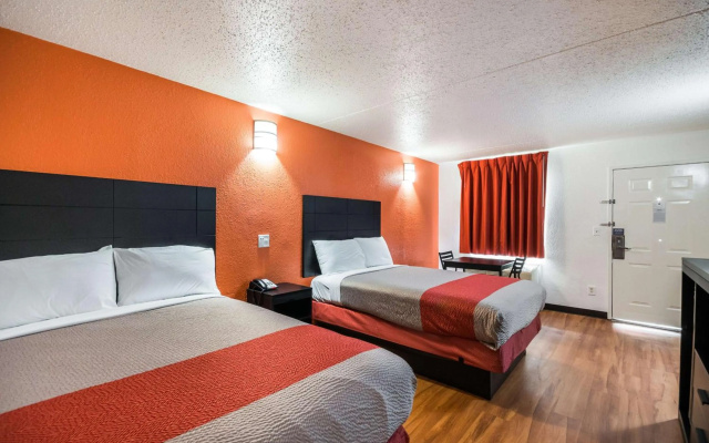 photo 3 of Motel 6 Houston, TX - Brookhollow