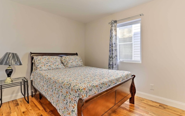 photo 5 of Newark Apartment ~ 5 Mi to Turtle Back Zoo!